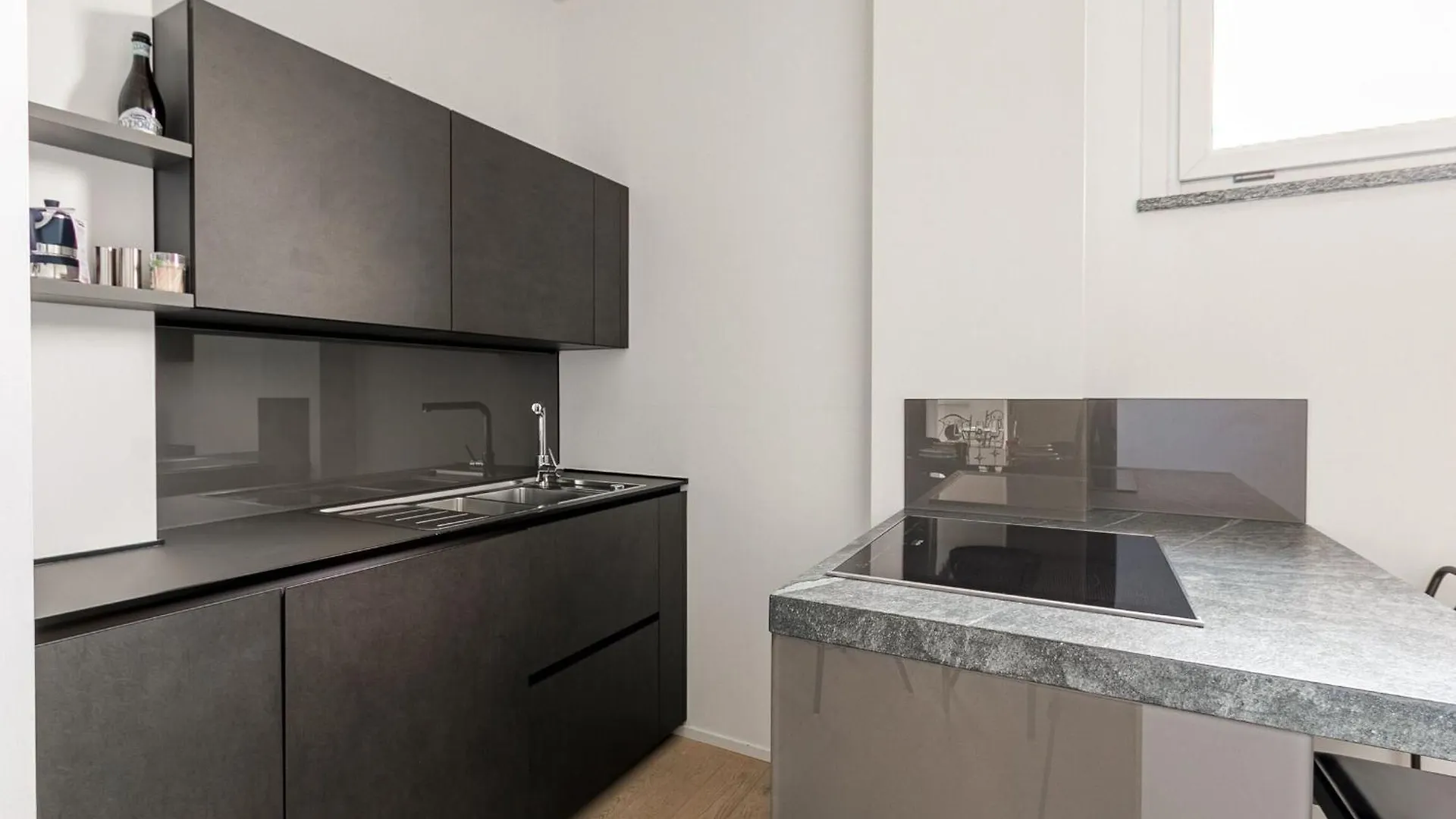 1Br Apartment Uberto Visconti Di Modrone A With Balcony In 밀라노