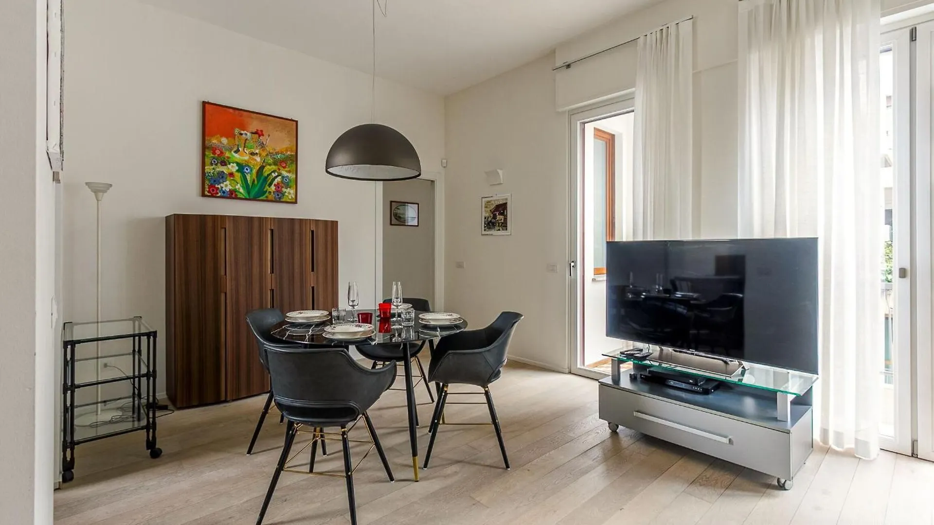 1Br Apartment Uberto Visconti Di Modrone A With Balcony In 밀라노 이탈리아