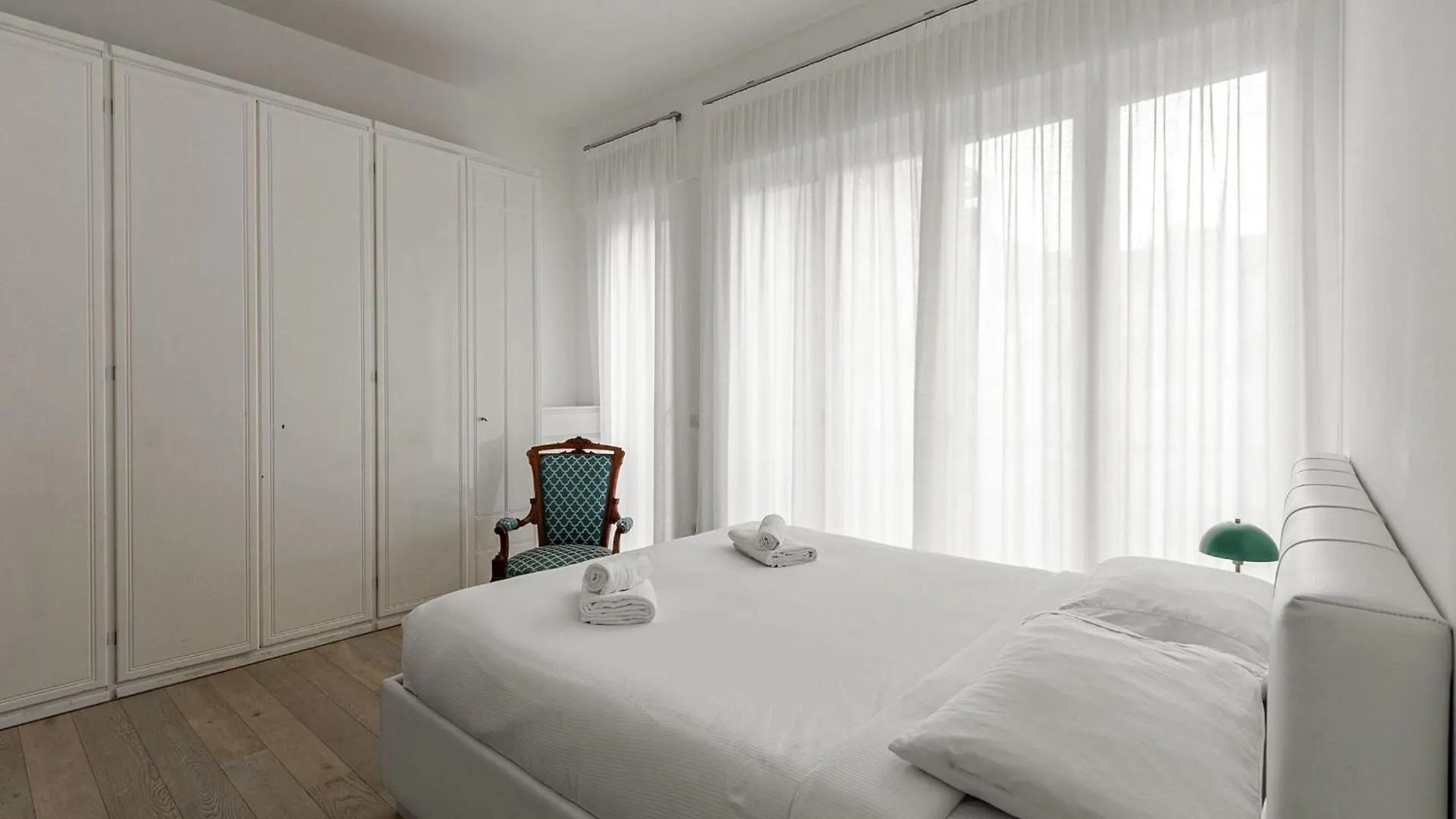 1Br Apartment Uberto Visconti Di Modrone A With Balcony In Milan Italy