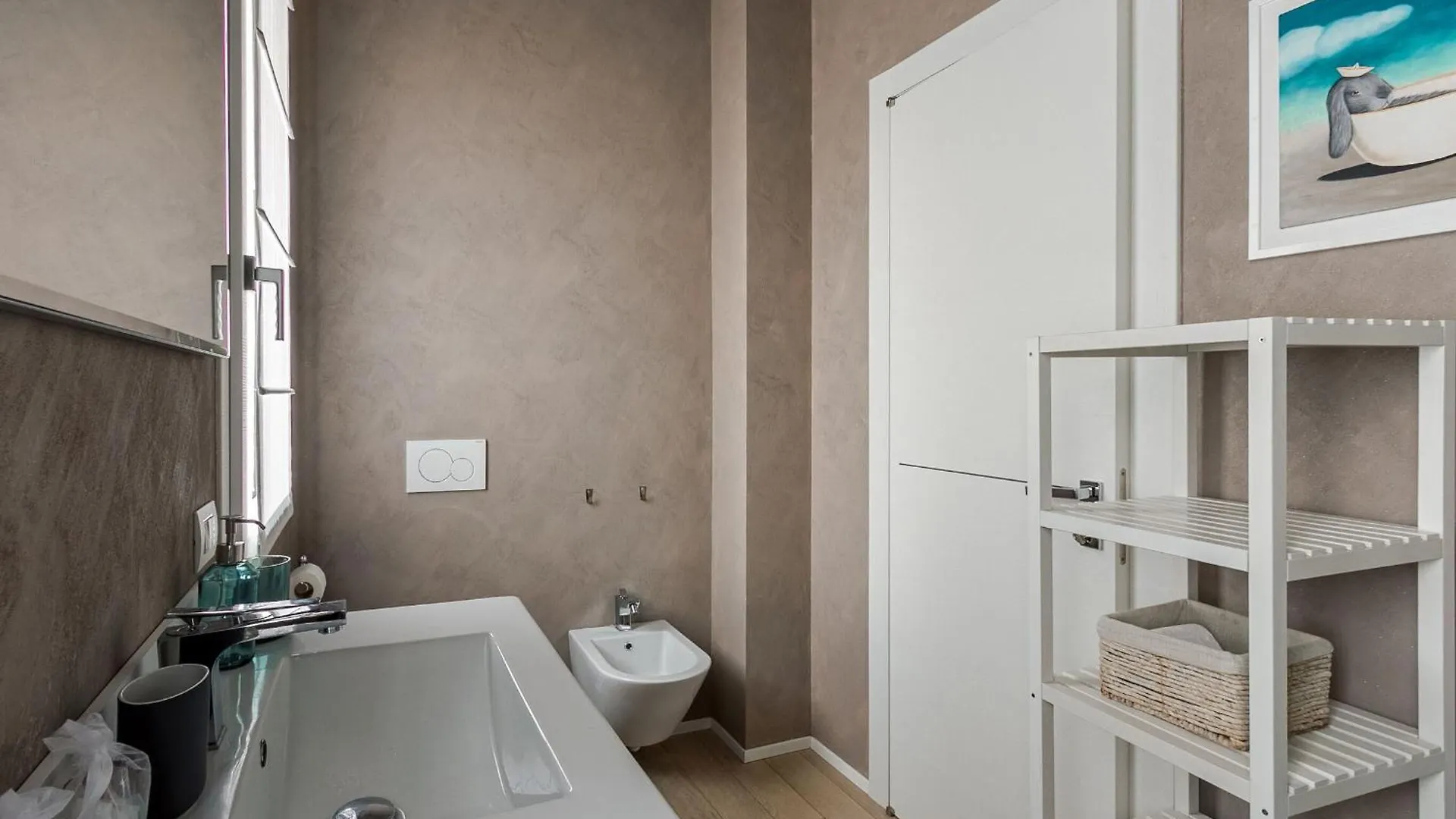 1Br Apartment Uberto Visconti Di Modrone A With Balcony In Milan Italy