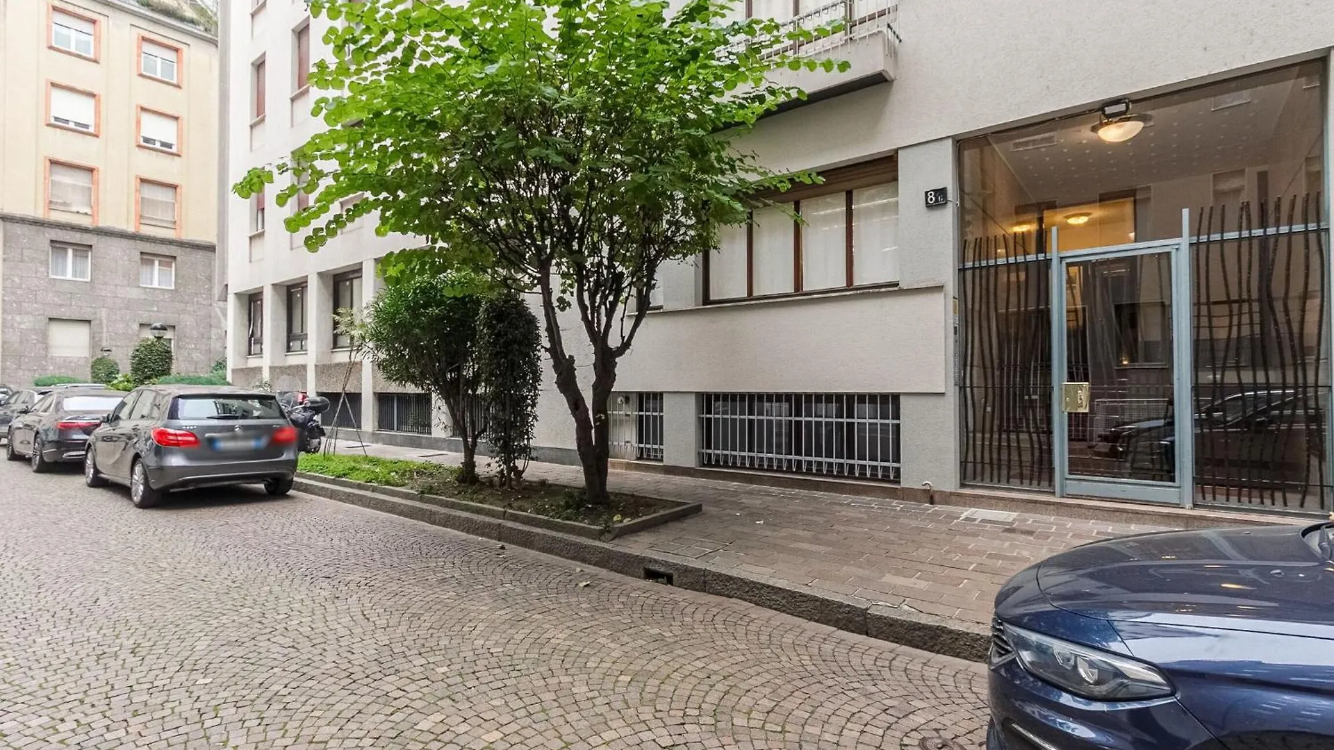 1Br Apartment Uberto Visconti Di Modrone A With Balcony In Milan Italy