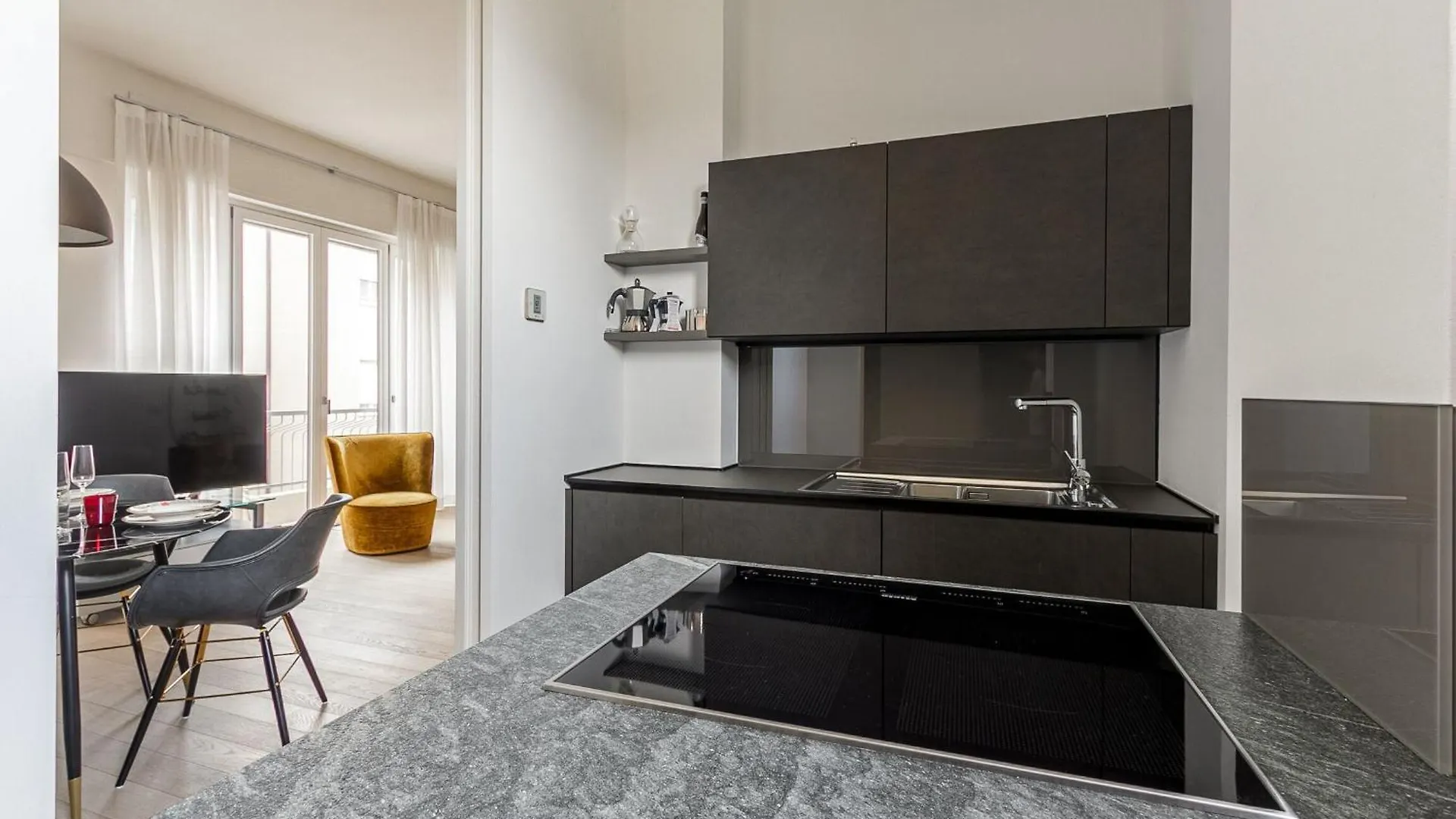 1Br Apartment Uberto Visconti Di Modrone A With Balcony In Milan
