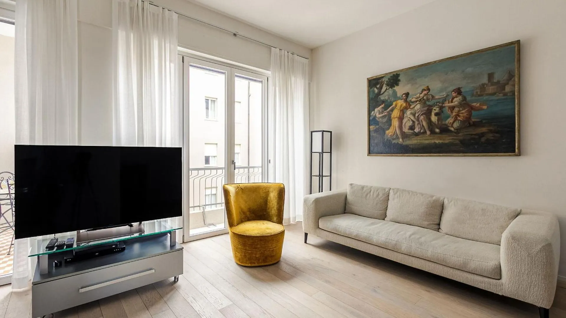 1Br Apartment Uberto Visconti Di Modrone A With Balcony In Milan Italy