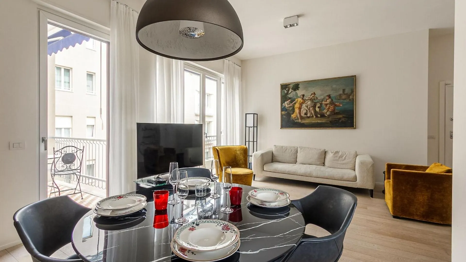 1Br Apartment Uberto Visconti Di Modrone A With Balcony In Milan